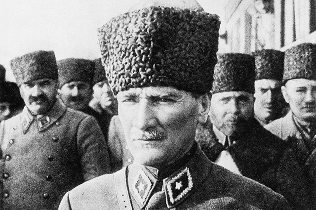 Туркийн шинэчлэгч Ататурк Мустафа Кемал: намтар, амьдралын түүх, улс төрийн үйл ажиллагаа